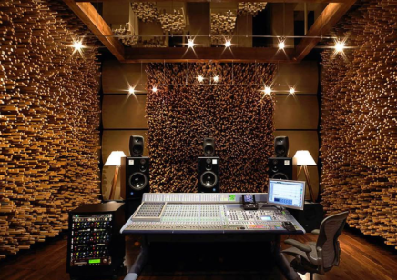 软木制品如何在影音工作室降低噪音干扰